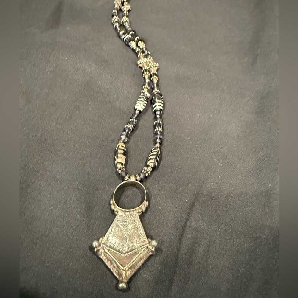 Tuareg Silver and Agate Tanfouk Necklace, Moroccan Berber Necklace Tribal